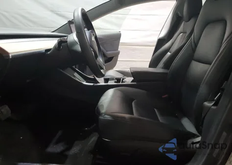 2019 Tesla Model 3 from USA, damaged, VIN 5YJ3E1EB4KF512038
